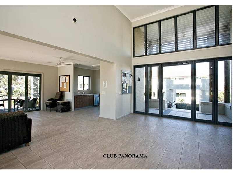 21 Hillsborough Crescent, Glenfield NSW 2167