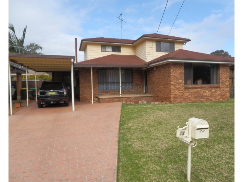 19 Paterson Avenue, Lurnea NSW 2170