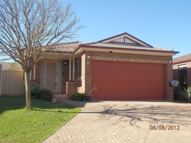 8 Applegum Place, Prestons NSW 2170