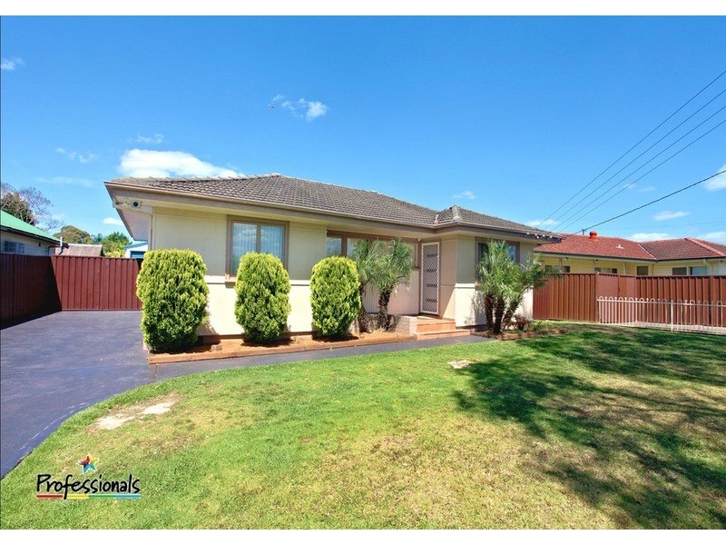 54 Morison  Drive, Lurnea NSW 2170