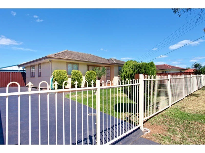 54 Morison  Drive, Lurnea NSW 2170