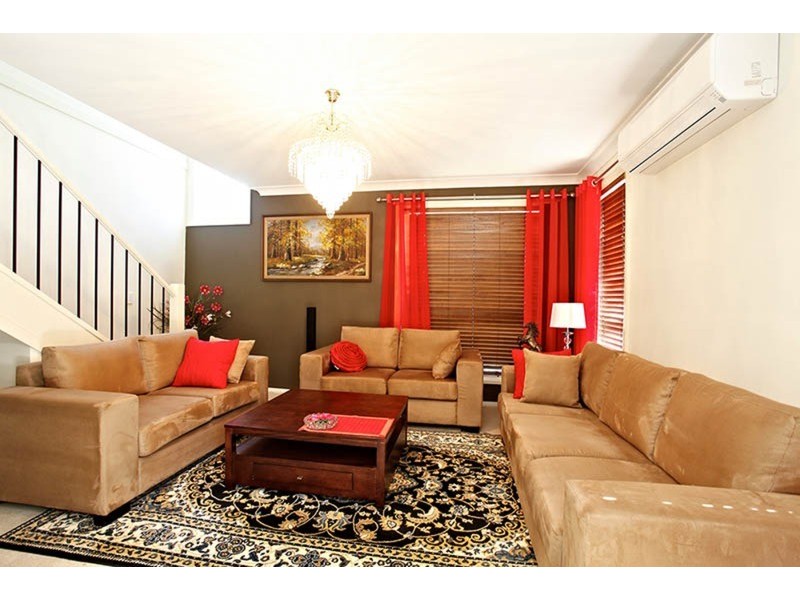 26 Hadlow Avenue, Glenfield NSW 2167