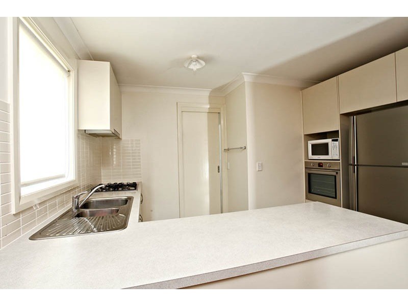 26 Hadlow Avenue, Glenfield NSW 2167