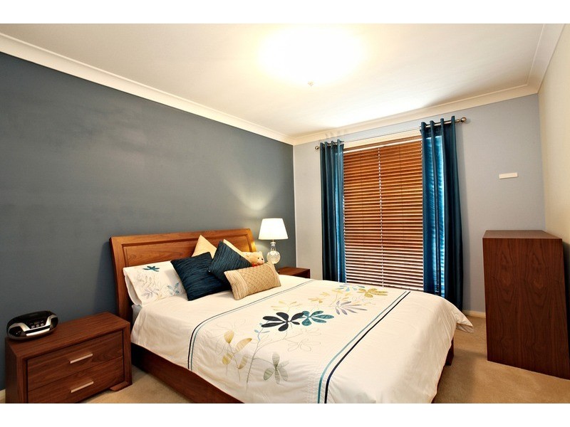 26 Hadlow Avenue, Glenfield NSW 2167