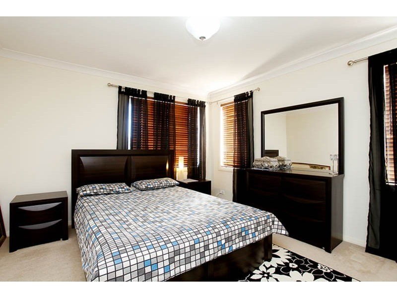 26 Hadlow Avenue, Glenfield NSW 2167