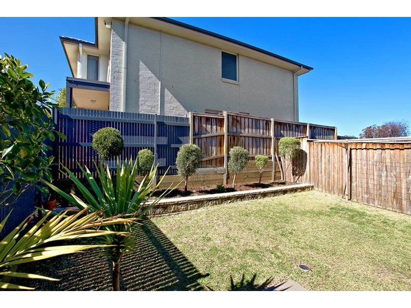 26 Hadlow Avenue, Glenfield NSW 2167