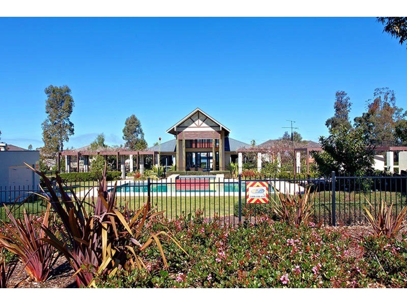 26 Hadlow Avenue, Glenfield NSW 2167