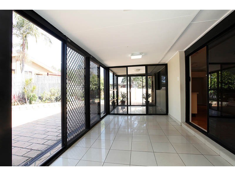 2 Jarrah   Avenue, Prestons NSW 2170