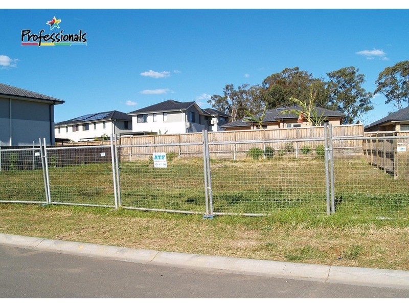 14 Grenada Road, Glenfield NSW 2167