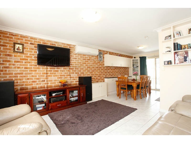 4/10-12 Webster  Road, Lurnea NSW 2170