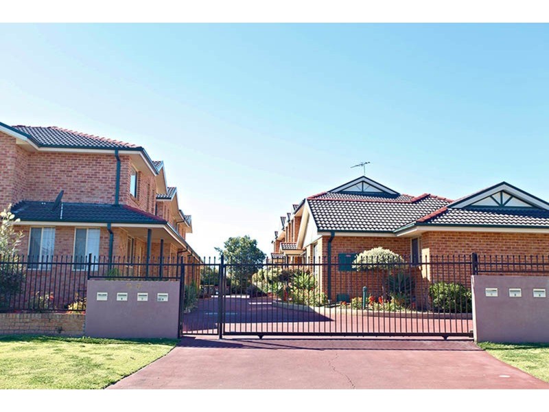 4/10-12 Webster  Road, Lurnea NSW 2170