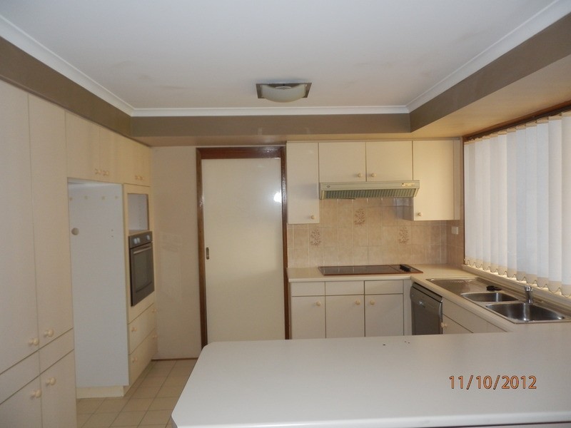 18B Tulloch  Close, Casula NSW 2170