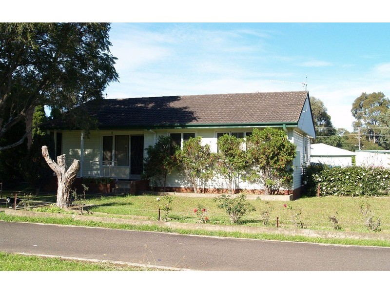 4 Fassifern Place, Cartwright NSW 2168