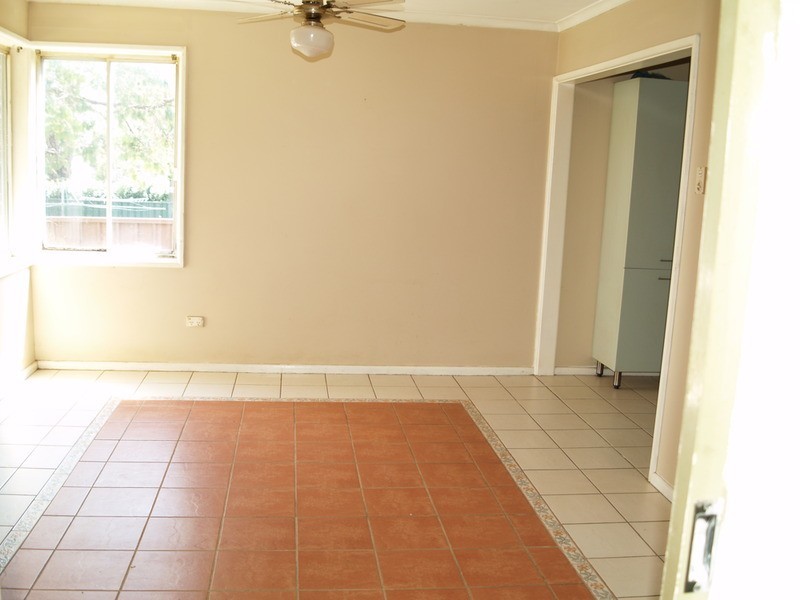 21 Barcoo Avenue, Leumeah NSW 2560