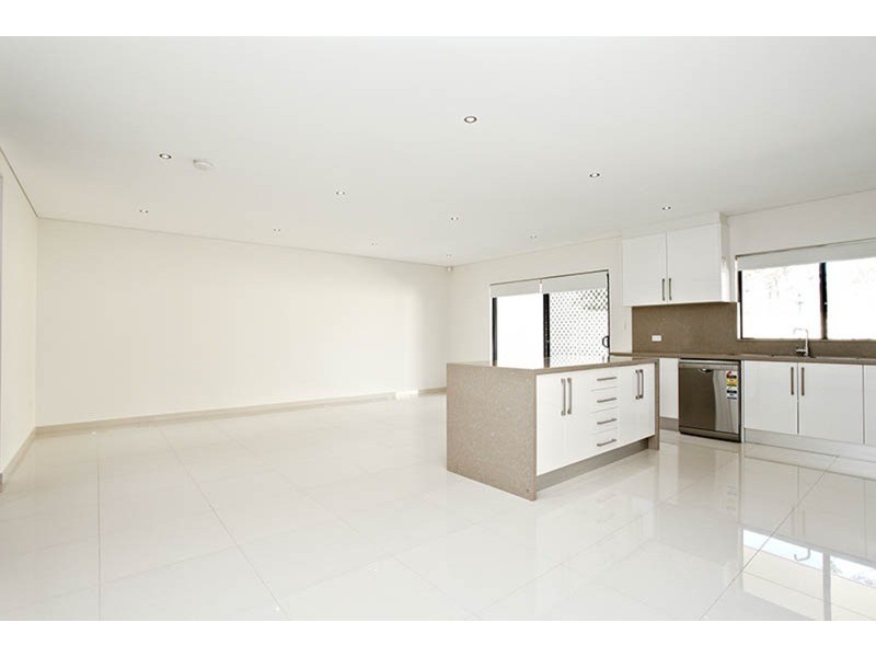 28b Chrysanthemum Avenue, Lurnea NSW 2170