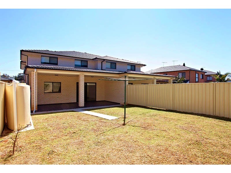28b Chrysanthemum Avenue, Lurnea NSW 2170