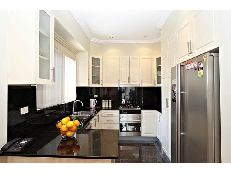 21 Canberra Avenue, Casula NSW 2170