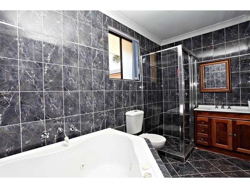 21 Canberra Avenue, Casula NSW 2170