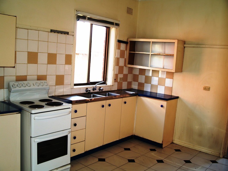 43 Tully  Avenue, Liverpool NSW 2170