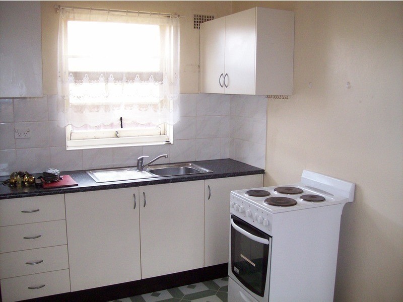 2/86 Moorebank Avenue, Moorebank NSW 2170