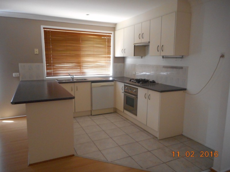 8 Maple Road, Casula NSW 2170