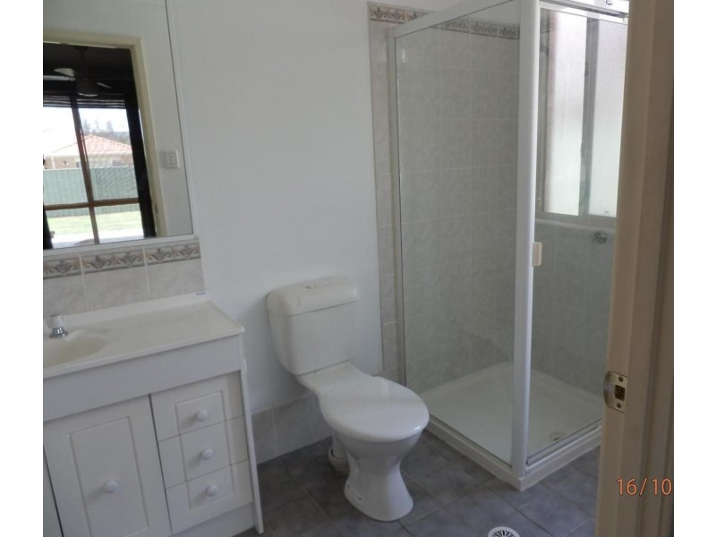 8 Maple Road, Casula NSW 2170