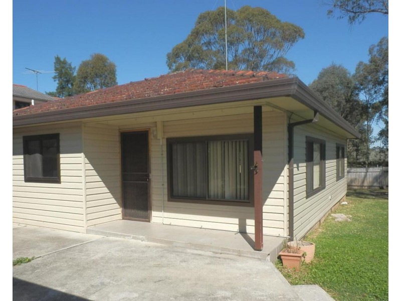 11B Carnation Avenue, Casula NSW 2170