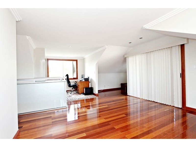 21 Canberra Avenue, Casula NSW 2170