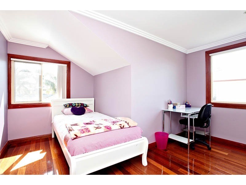 21 Canberra Avenue, Casula NSW 2170