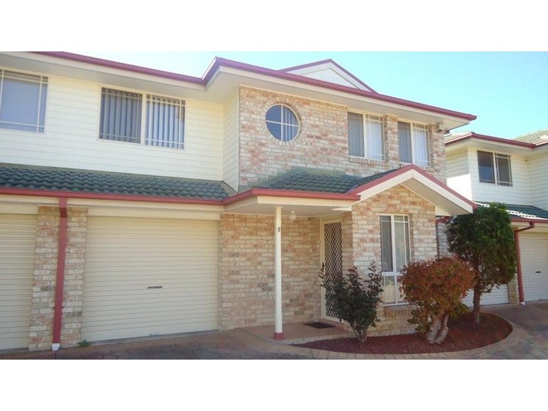 9/9 Doomben Close, Casula NSW 2170