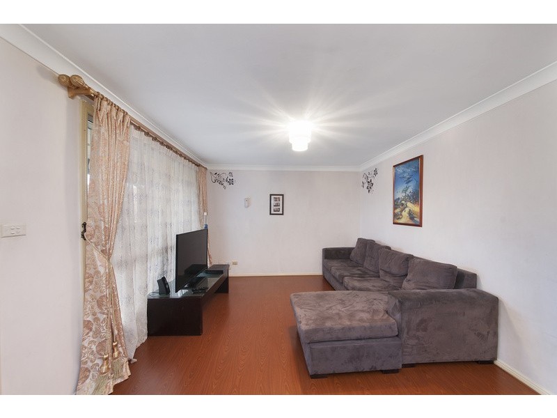 1/10 Durack  Place, Casula NSW 2170