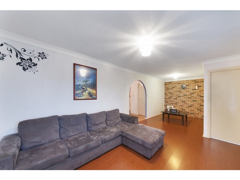 1/10 Durack  Place, Casula NSW 2170