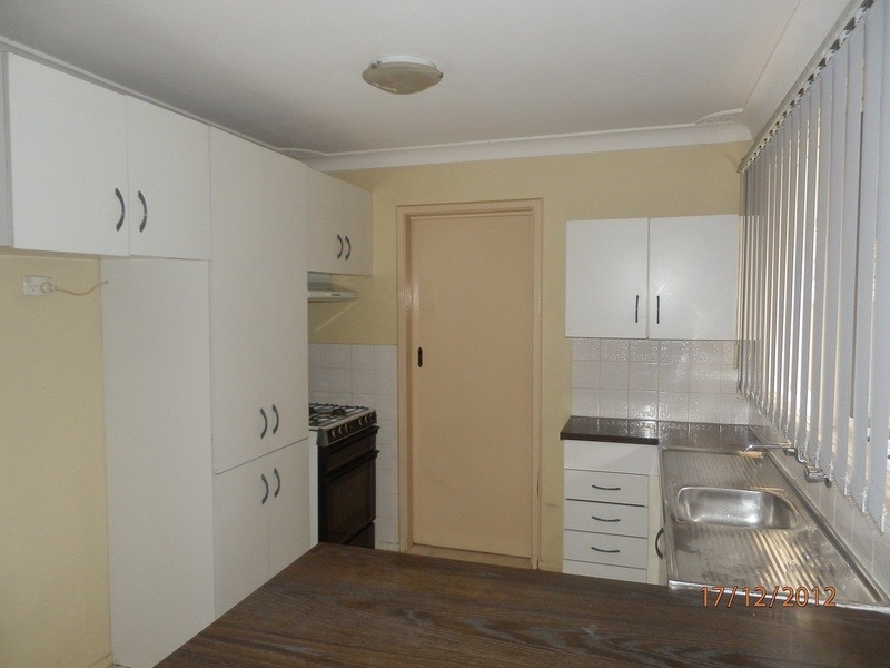 10 Brigalow Avenue, Casula NSW 2170