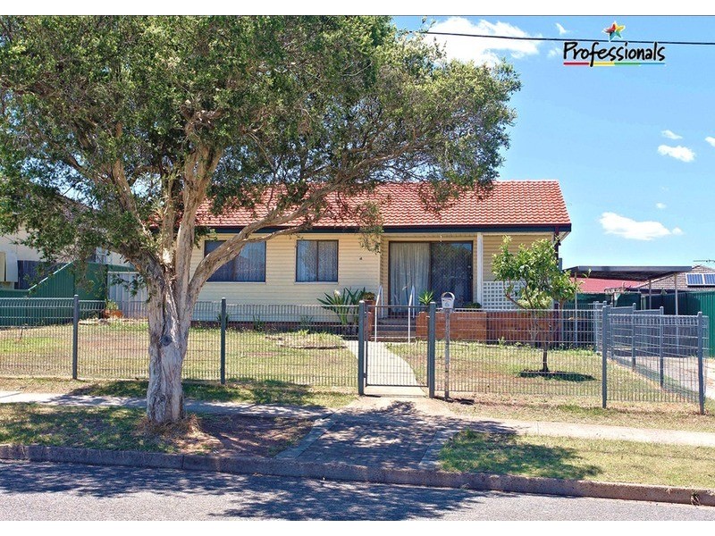 6 Compton Avenue, Lurnea NSW 2170