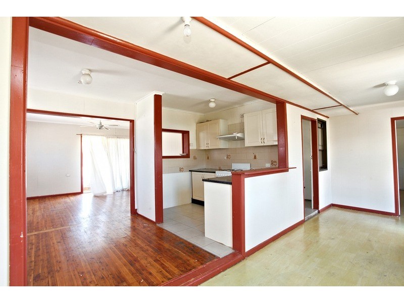 6 Compton Avenue, Lurnea NSW 2170