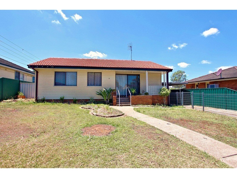 6 Compton Avenue, Lurnea NSW 2170