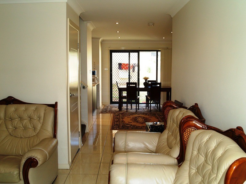 2/4-6 Blackwood Avenue, Casula NSW 2170