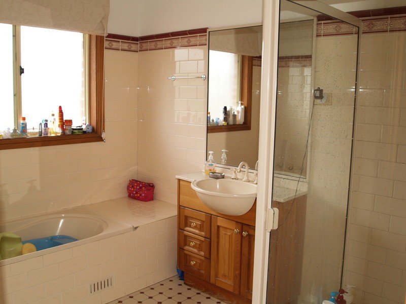 2/10-12 Doomben Close, Casula NSW 2170