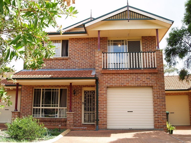 2/10-12 Doomben Close, Casula NSW 2170