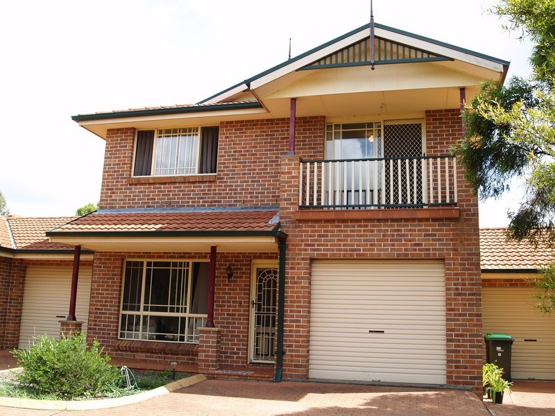 2/10-12 Doomben Close, Casula NSW 2170