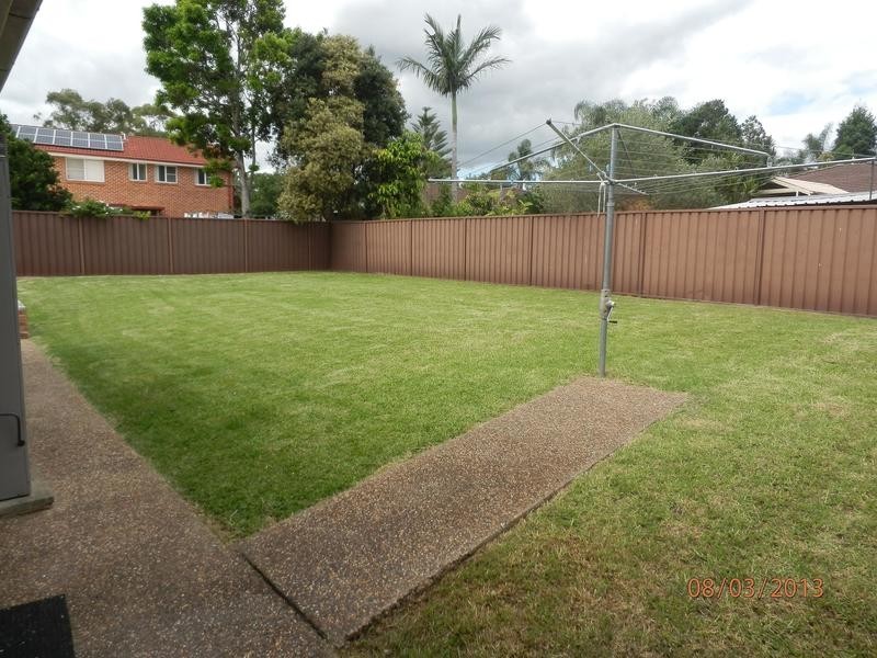 6 Carbine Close, Casula NSW 2170