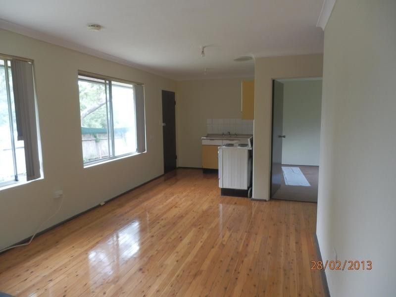 1/8A Dunmore Crescent, Casula NSW 2170