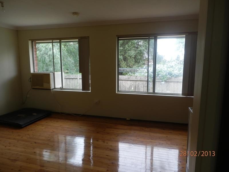 1/8A Dunmore Crescent, Casula NSW 2170