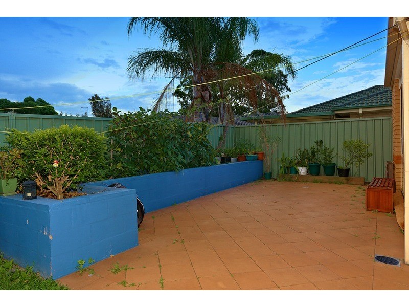 3 Erin Place, Casula NSW 2170