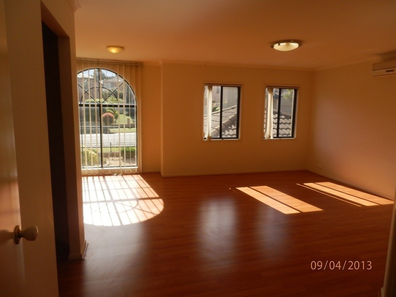 19 Kendall Drive, Casula NSW 2170