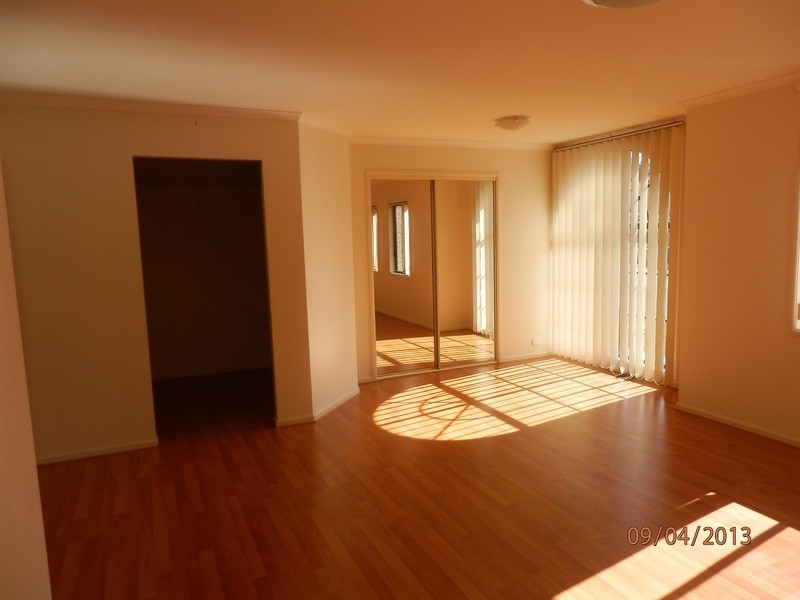 19 Kendall Drive, Casula NSW 2170