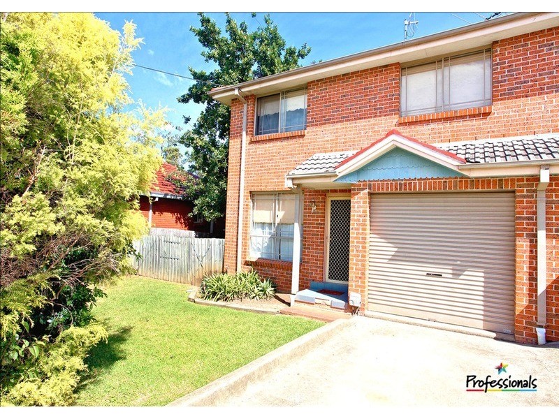 1/13-15 Carnation Avenue, Casula NSW 2170