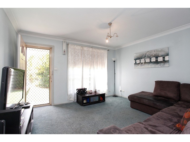 1/13-15 Carnation Avenue, Casula NSW 2170