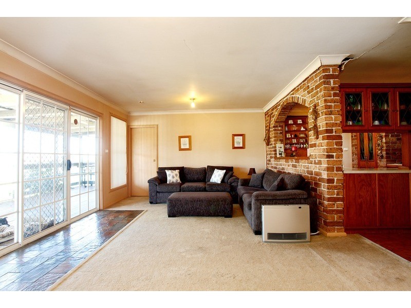 10 Fitzpatrick Crescent, Casula NSW 2170