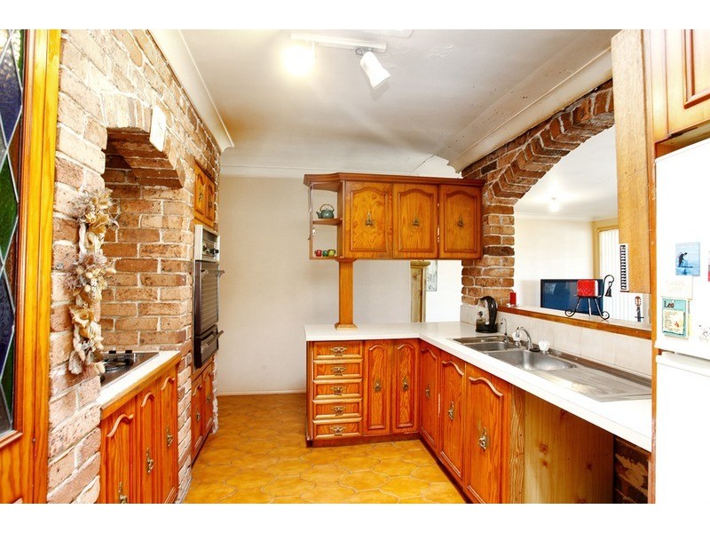 10 Fitzpatrick Crescent, Casula NSW 2170